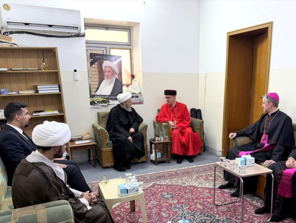 ملتقى الثقافات ينسق لقاءً بين بطريرك الكنيسة الكلدانية وسماحة الشيخ الفياض
